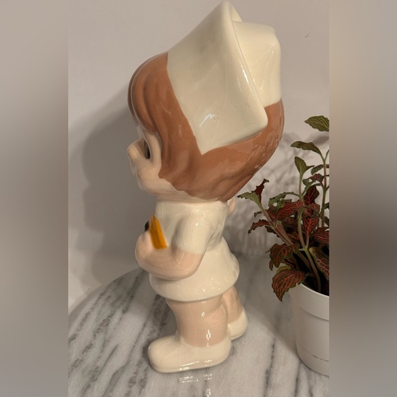 Vintage Ceramic Nurse Sculpture 11” Dark Brown Eyes Smiley Face Collectable - Picture 2 of 10